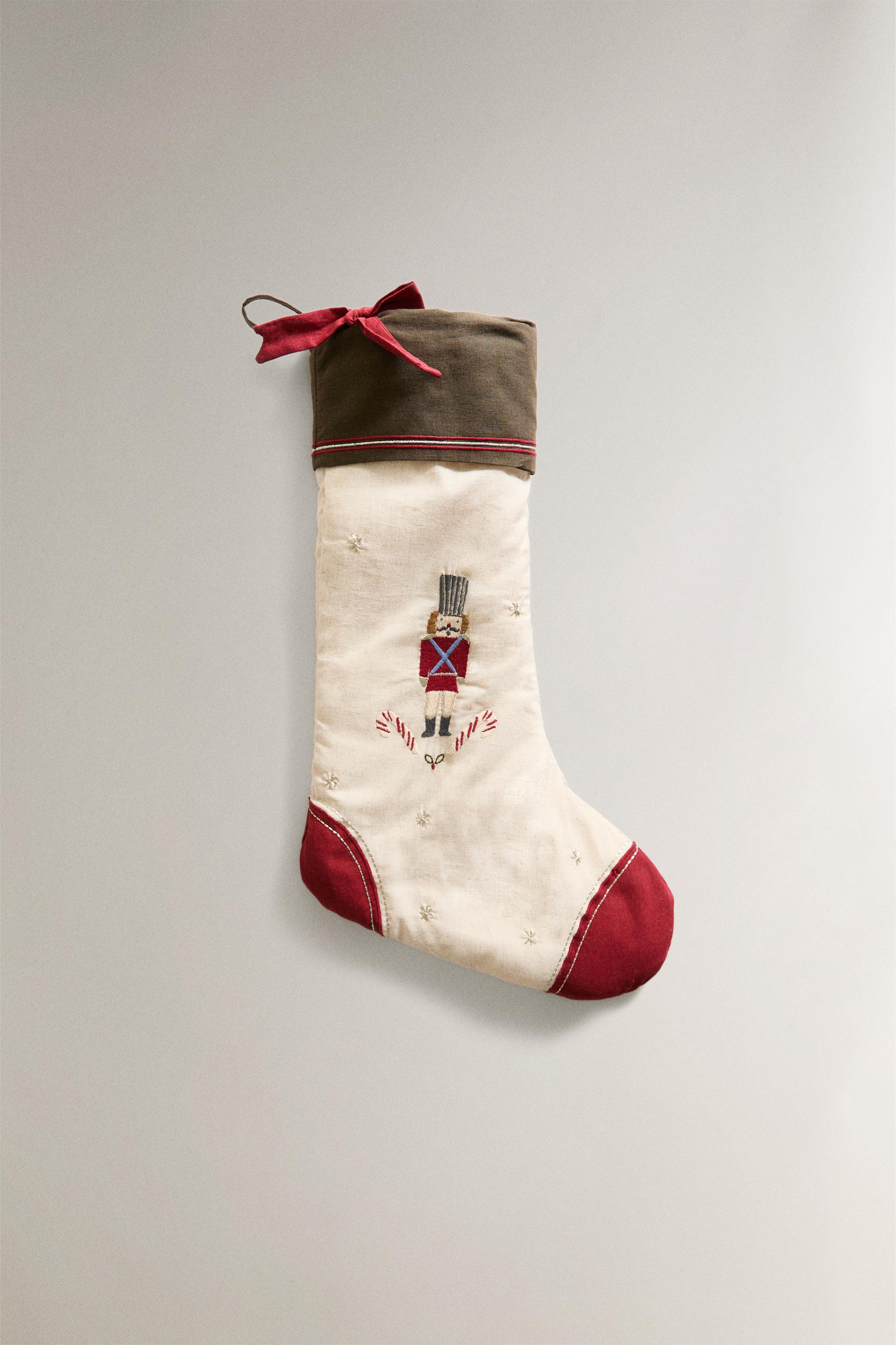 DÉCORATION CHAUSSETTE BRODÉE NOËL